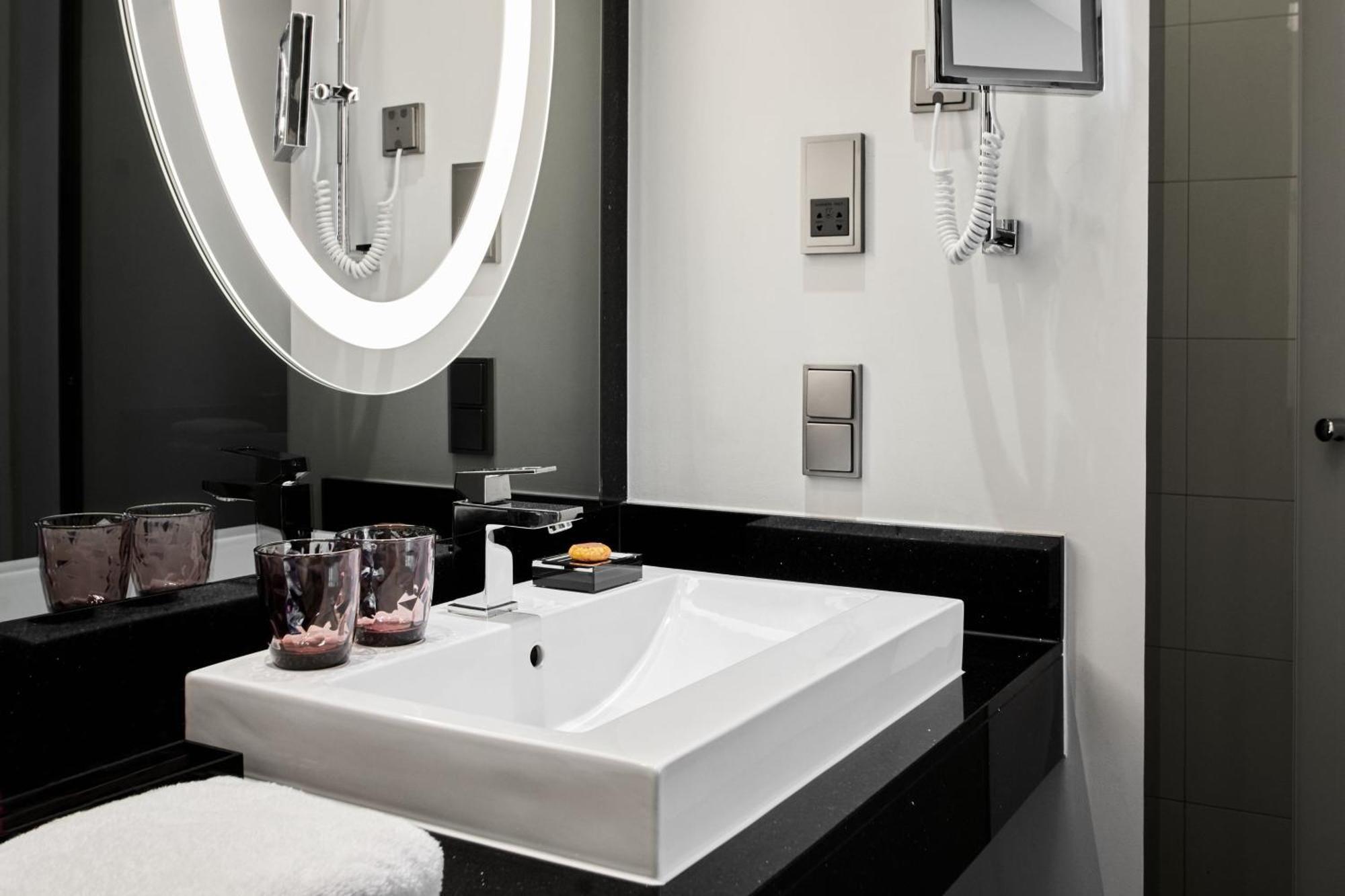Roomers Berlin Steinplatz, Autograph Collection 外观 照片